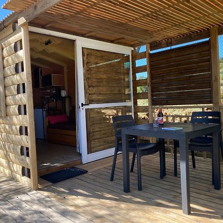 Camping Les Amandiers Castelnau-de-Guers Εξωτερικό φωτογραφία