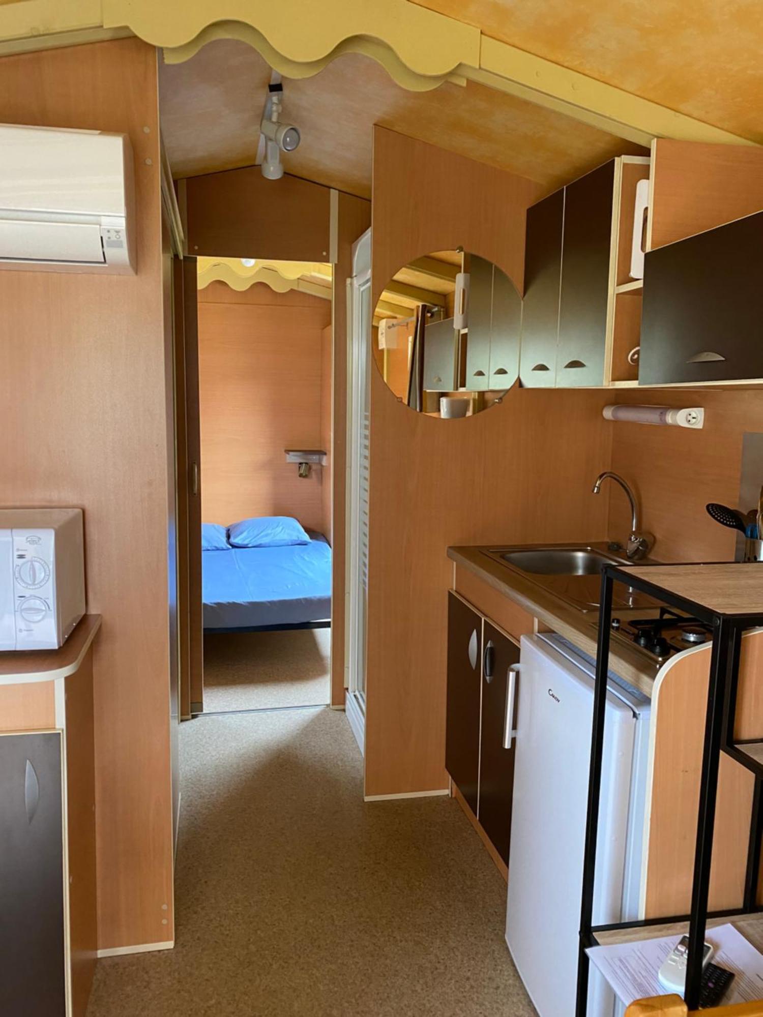 Camping Les Amandiers Castelnau-de-Guers Εξωτερικό φωτογραφία
