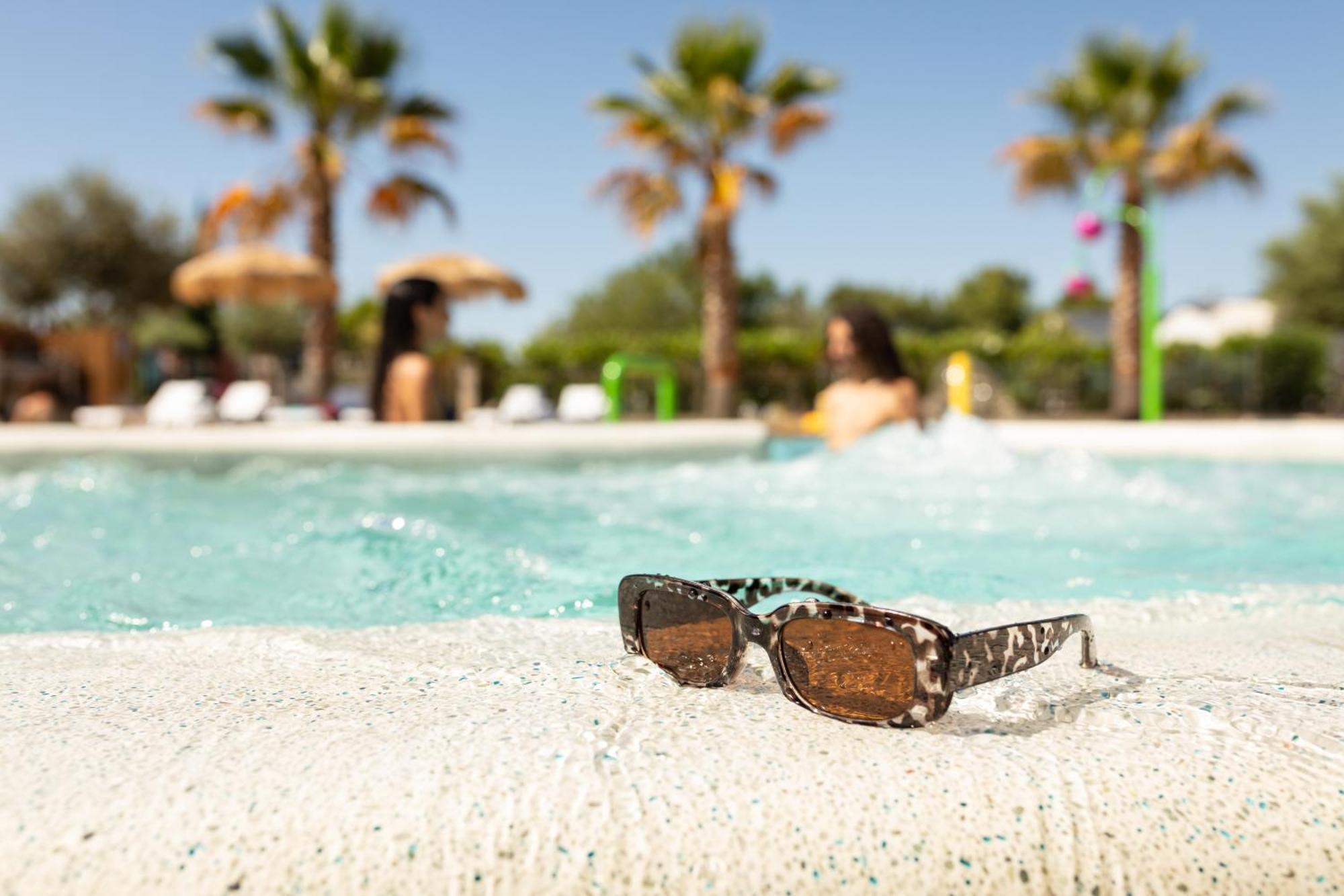 Camping Les Amandiers Castelnau-de-Guers Εξωτερικό φωτογραφία
